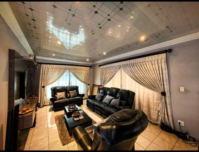 3 BEDROOM HOUSE FOR SALE IN ROSE ACRES ESTATE